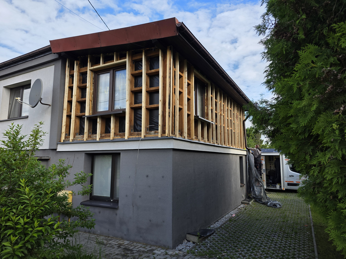 Dom w Nakle Śląskim przed ociepleniem ścian górnej kondygnacji